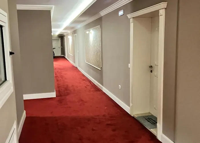 With Underground Parking Lejlighed