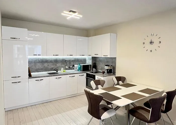 With Underground Parking Lejlighed