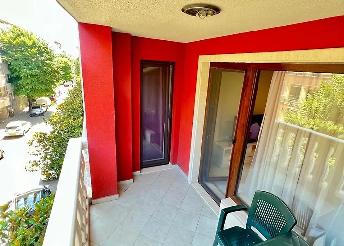 With Underground Parking Lejlighed *